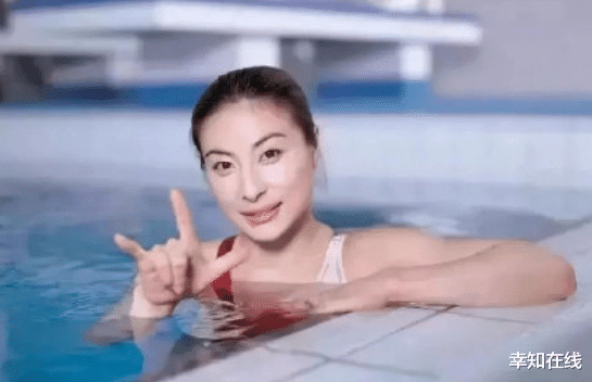 郭晶晶|40岁郭晶晶再添新身份，豪门儿媳只是陪衬，这次是霍家高攀没错了