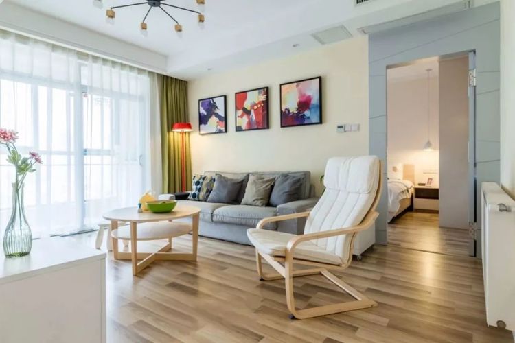 |朋友刚装好的新房，装修非常漂亮，连一个阳台都这么实用！