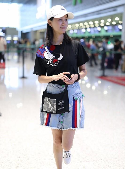 波波的时尚|“祝无双”倪虹洁还很甜,身穿短裙加短袖,满满的清爽气息