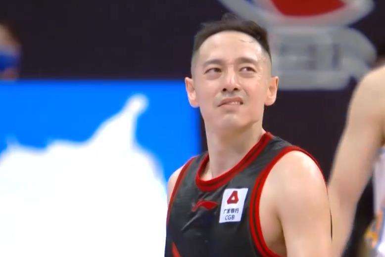 青岛男篮|17分大逆转！CBA险爆冷门！李楠遭遇末节魔咒，上届8强终结5连败