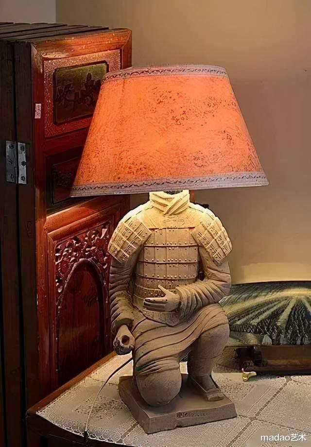 设计师已经不止接地气，都开始接地府了，让你知道什么叫作惊悚