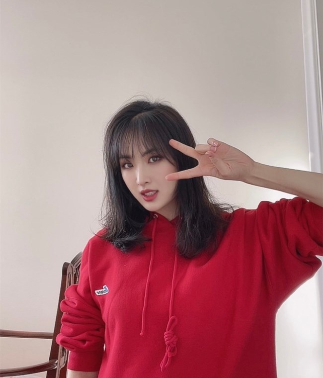 姚安娜|《中餐厅》没开播就分三六九等？六张简历信息量大，唯独她搞特殊