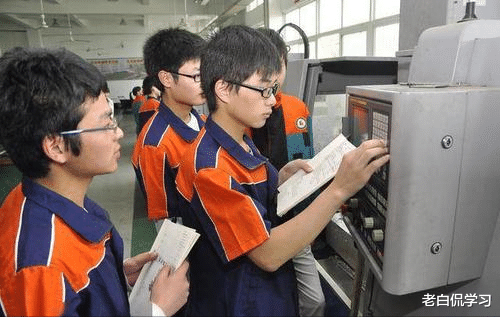 老白侃学习|我国28所高职院校,“摇身一变”成本科,职业本科或成新趋势