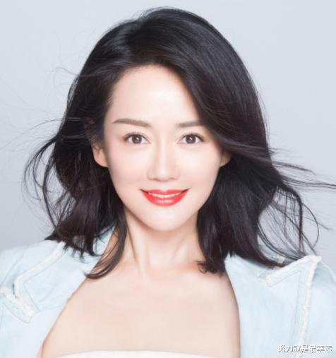 钟汉良|钟汉良都还在拍古装偶像剧，她怎么就在《司藤》里面演大妈了？