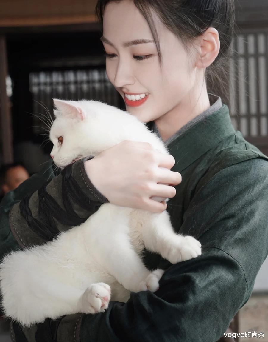 李淳罡|雪中悍刀行：只有几秒钟镜头的绿袍儿有多美？颜值秒杀女主角