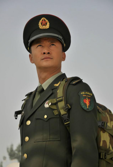 楚乔传|吴京的逆袭情史，因穷曾被两位美人嫌弃，邂逅谢楠后收获神仙爱情