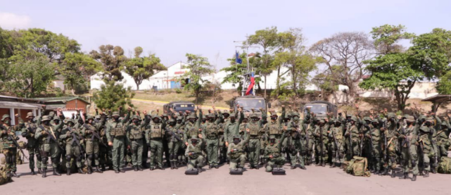 叢林上演激烈槍戰，叛軍指揮官當場被打成篩子，俄：東方武器太強-圖2