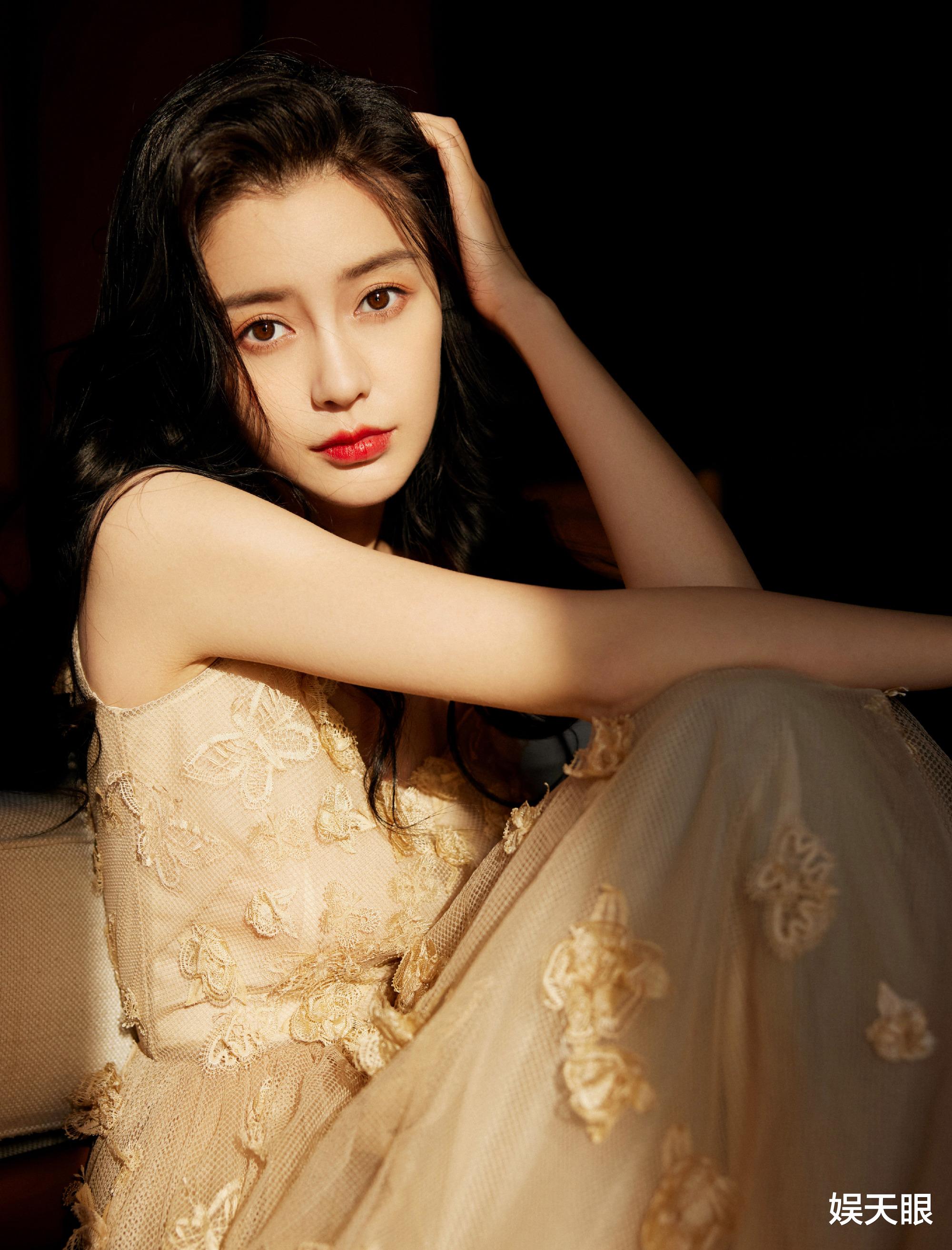 张国荣|Baby在ins上晒照发问：你出轨了吗？暗示小明出轨