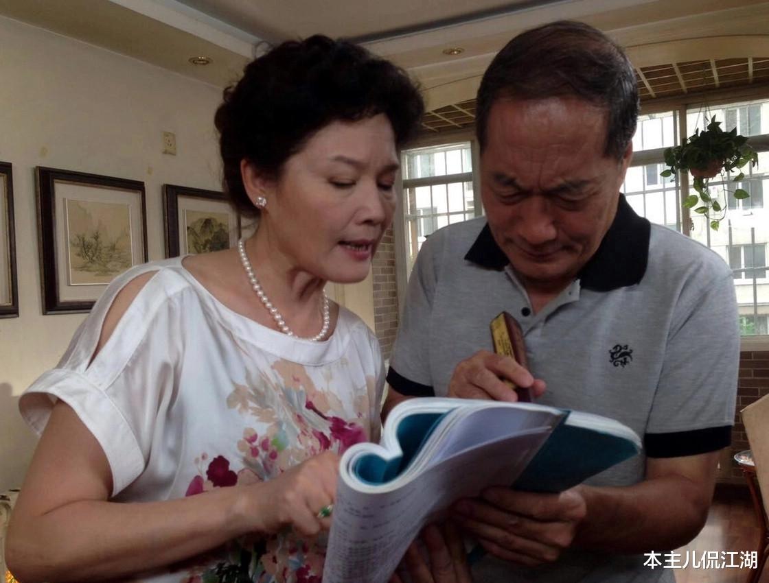 雷佳音|“国民母亲”杨青：和军人丈夫离婚，独自抚养女儿长大，现状如何