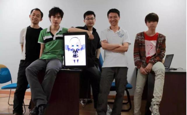 热点微评社 绿帽事件！男子欲刺杀“米哈游”创始人：对“兔女郎装扮”不满！