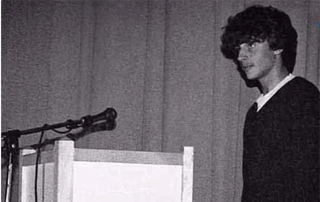 埃马纽埃尔·马克龙|1994年，41岁的布丽吉特婚内出轨16岁的马克龙，丈夫羞愤离家出走