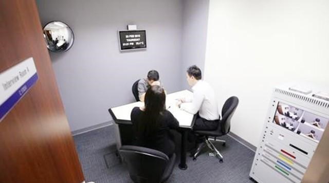 产假|被安倍好友侵犯，勇敢发声反遭羞辱，26岁女孩改变法律获赔330万