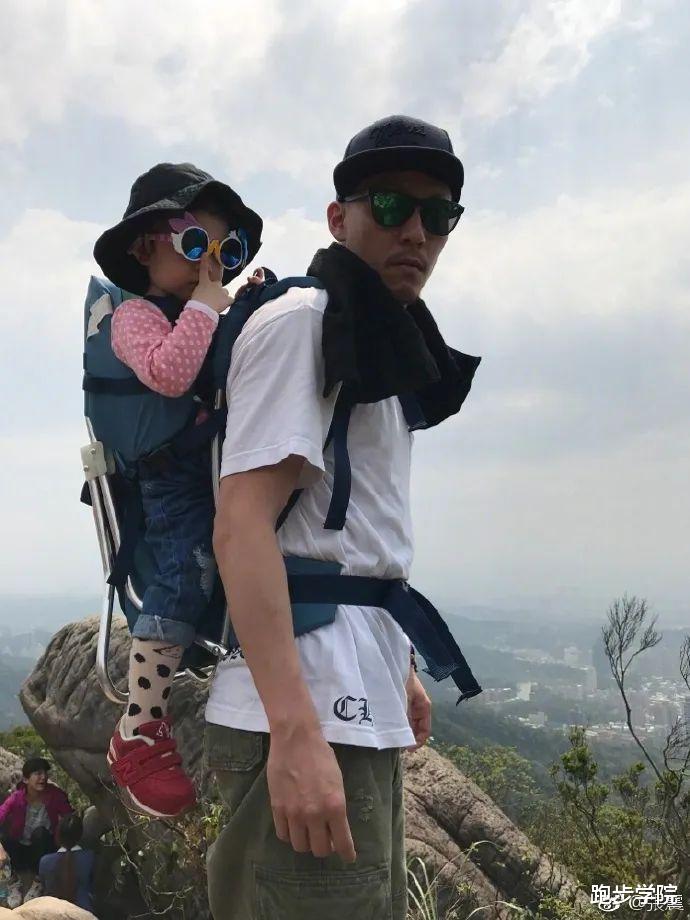 张震|张震3个月爆瘦12公斤，网友：人类已经阻止不了张震了