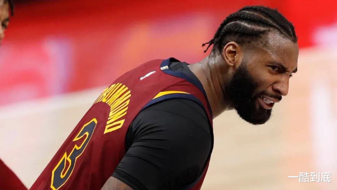 湖人队|名记：詹姆斯已经通过电话招募德拉蒙德，他大概率选择加盟湖人队