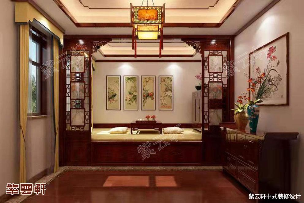 犹如中式古典宫廷般华丽而热烈，彰显自信味道