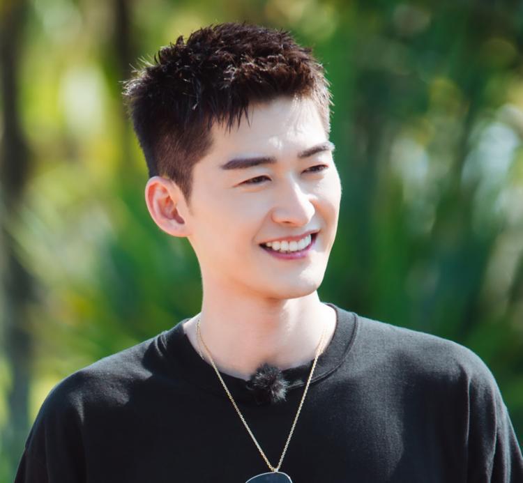 张翰|曾经天真烂漫的楚雨荨人设崩塌，昔日不羁的云海事业则蒸蒸日上