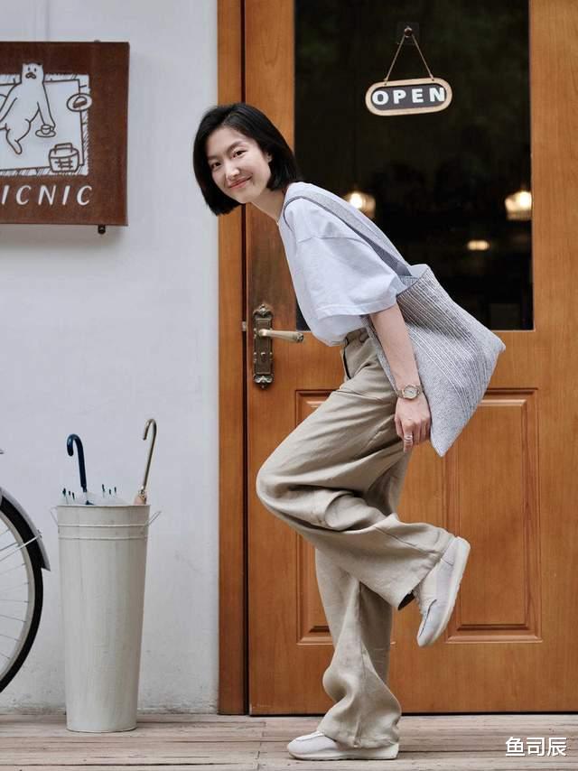 鱼司辰|穿T恤记住这几点,不平凡的女孩也能穿出高级感,优雅大方