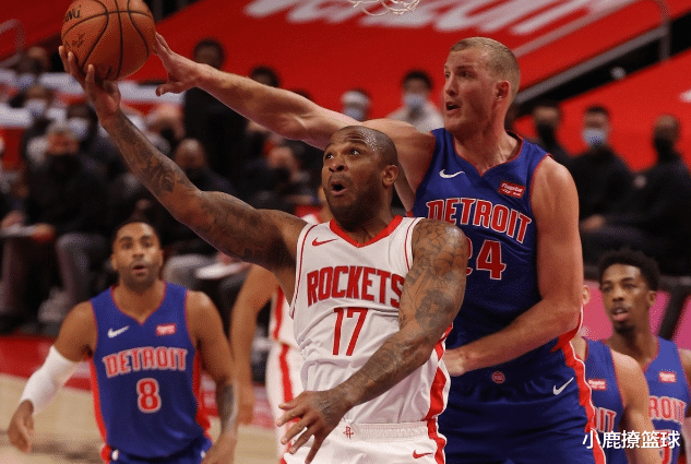 火箭队|火箭双喜临门！五矮阵容收获奇效，考辛斯成篮板痴汉，塔克立大功