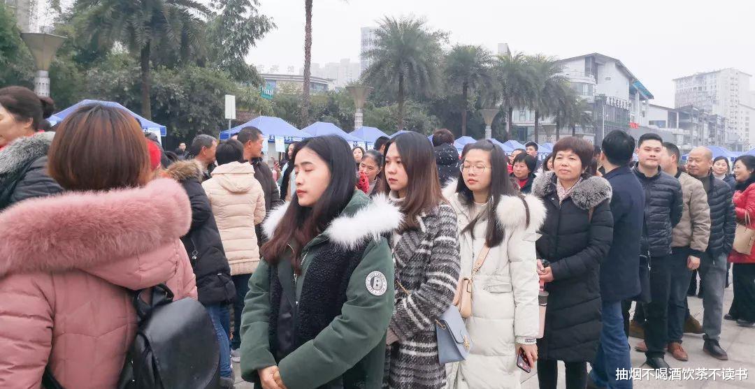 教师|毕业后当老板的学生对老师说：我不会招聘母校学弟