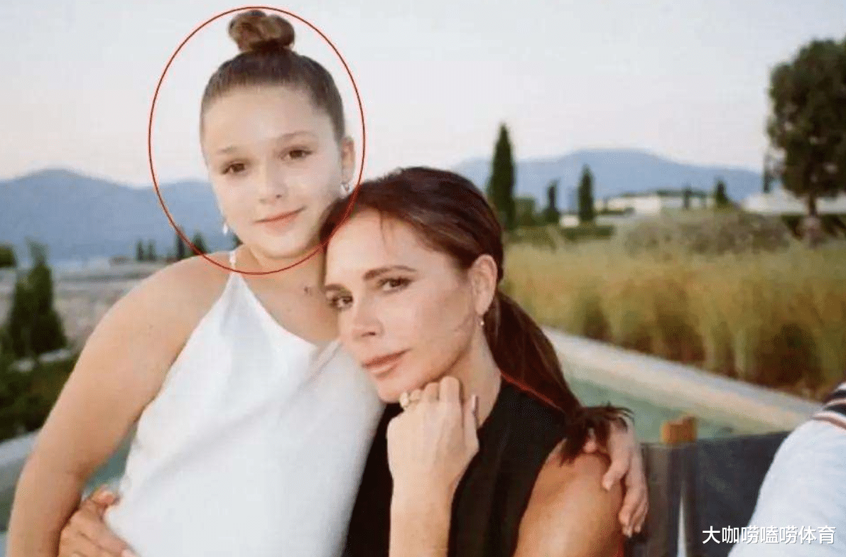 哈珀·贝克汉姆|争议！贝克汉姆贺新年，与女儿嘴对嘴亲吻反复摇晃，有悖正常伦理