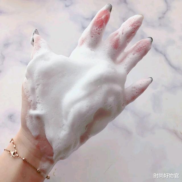 西装 皮肤状态总是太差？其实是没用对洗脸方式，教你几个洗脸小技巧！