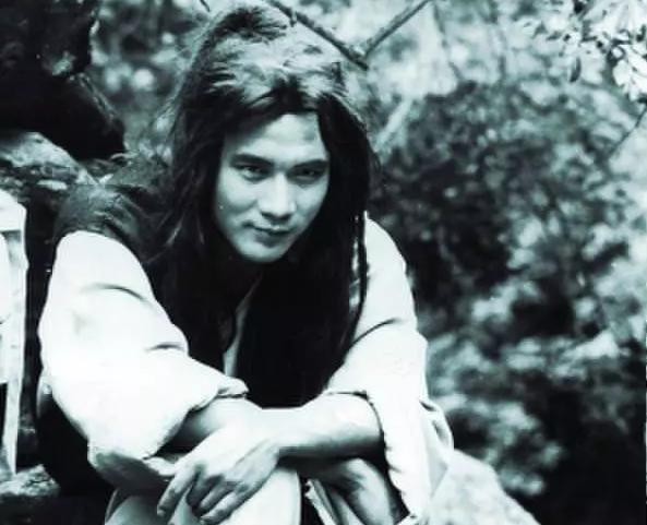 徐少强|弃糟糠妻，诱雪梨未婚生子，71岁迷上女网红，徐少强的故事太荒谬