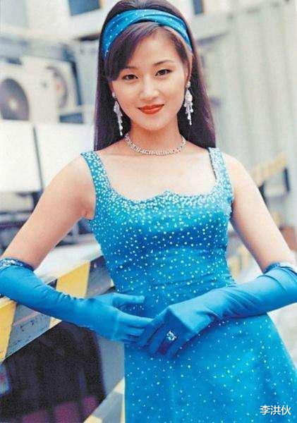 万绮雯|身高171cm，第一代腿精，与甄子丹分手后嫁暗恋她九年的好男人