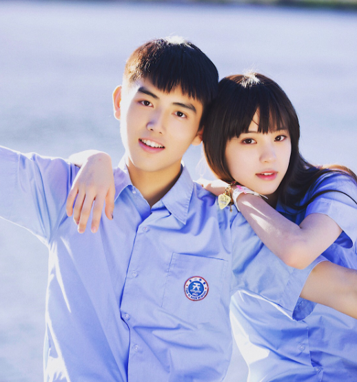 欧阳娜娜|欧阳娜娜又翻车？非穿露肩裙，看清无精修模样：说150斤我都信