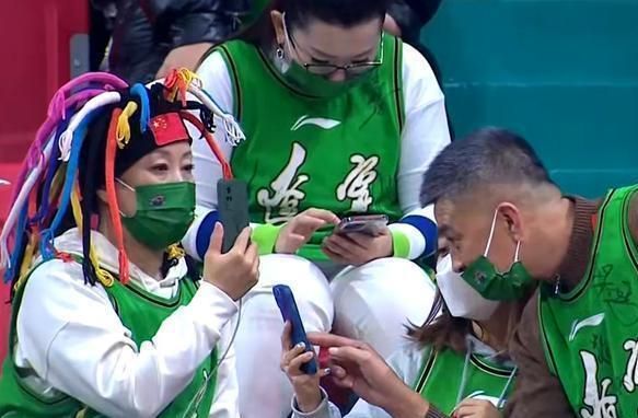 北京男篮|当初四川和辽宁冲突中造谣的女记者，如今又在家门口骂北京队员了