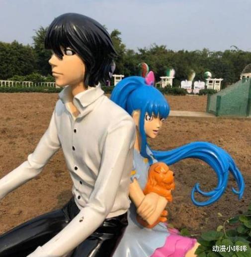 皮卡丘|动漫雕像“毁童年”，躲过了阴间皮卡丘，看到哆啦A梦，太辣眼！