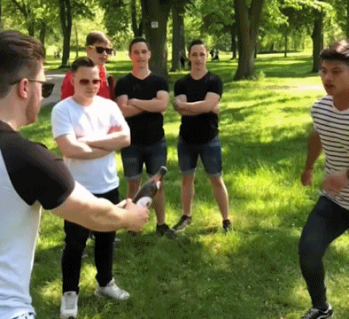 九寨沟 “在日本旅行，地铁上偶遇女神，我应该上前搭话吗？”哇哈哈哈！