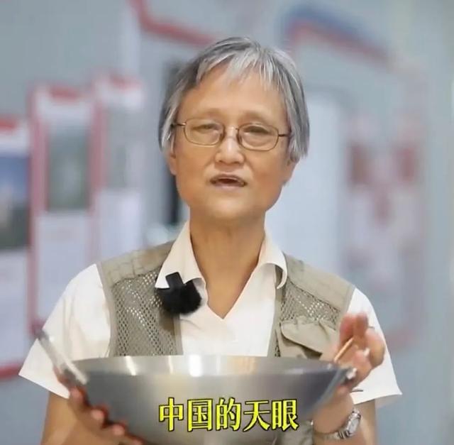 72岁硬核姥姥退休当网红,吸粉百万,真实身份曝光,她可不简单