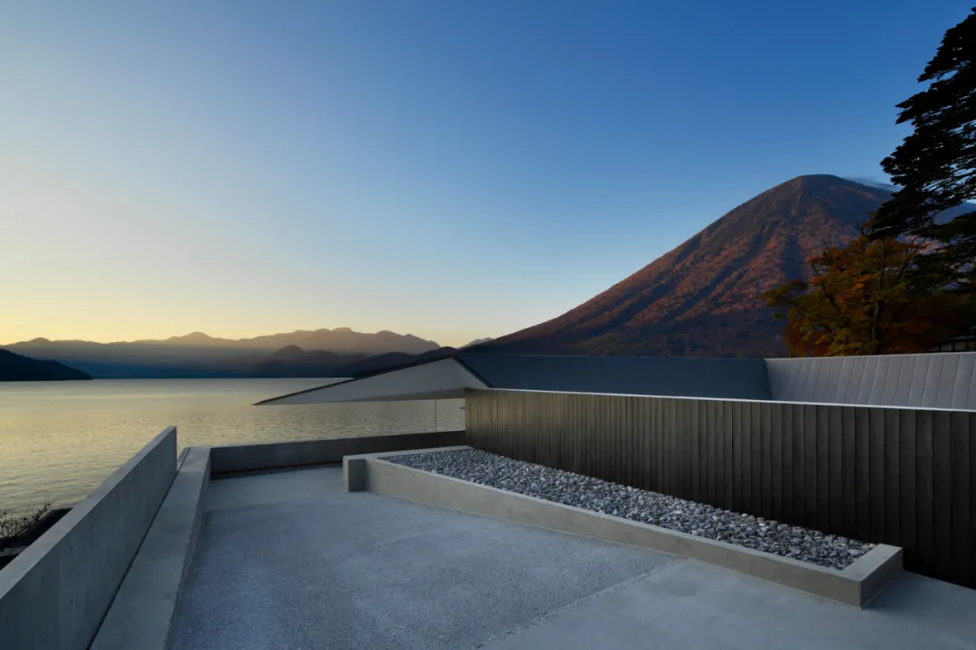 亿伽设计│温泉设计│洗浴设计│酒店设计│水上之屋:步移景异的建筑画廊