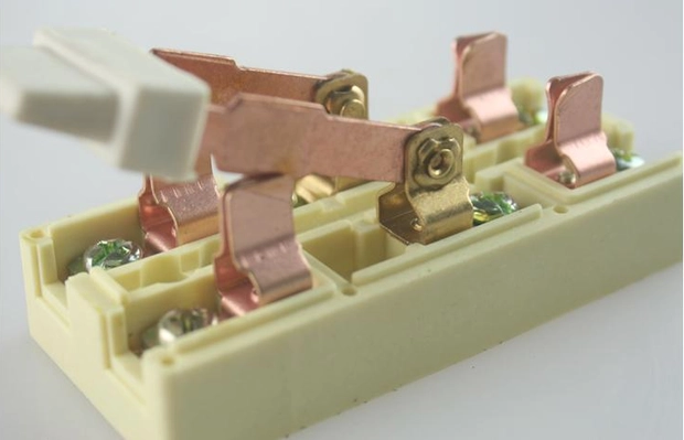 不想被糊弄,空气开关、漏电保护器、配电箱你都了解吗?