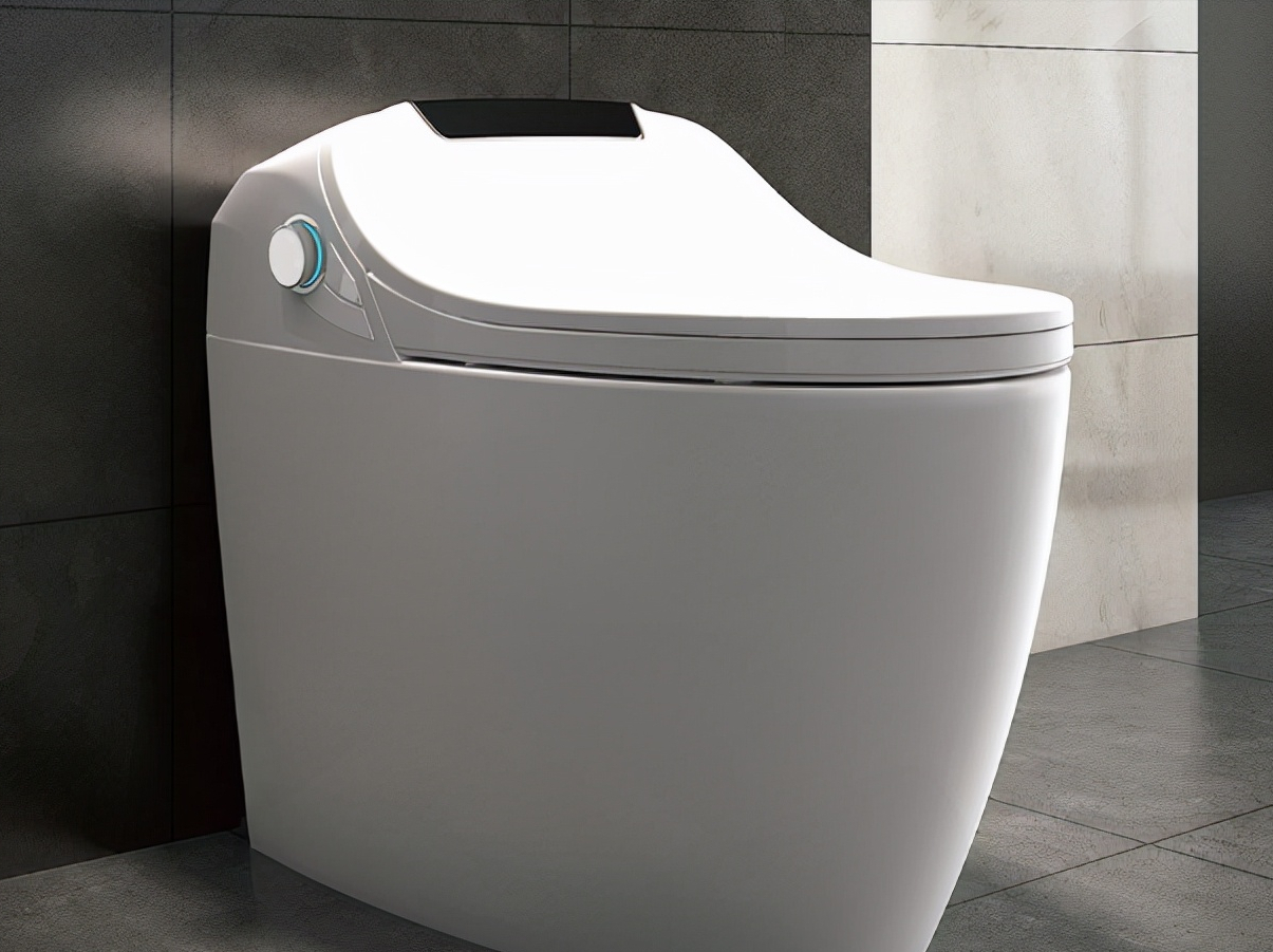 建议大家:卫生间不一定要大,学学这样做,干净又卫生