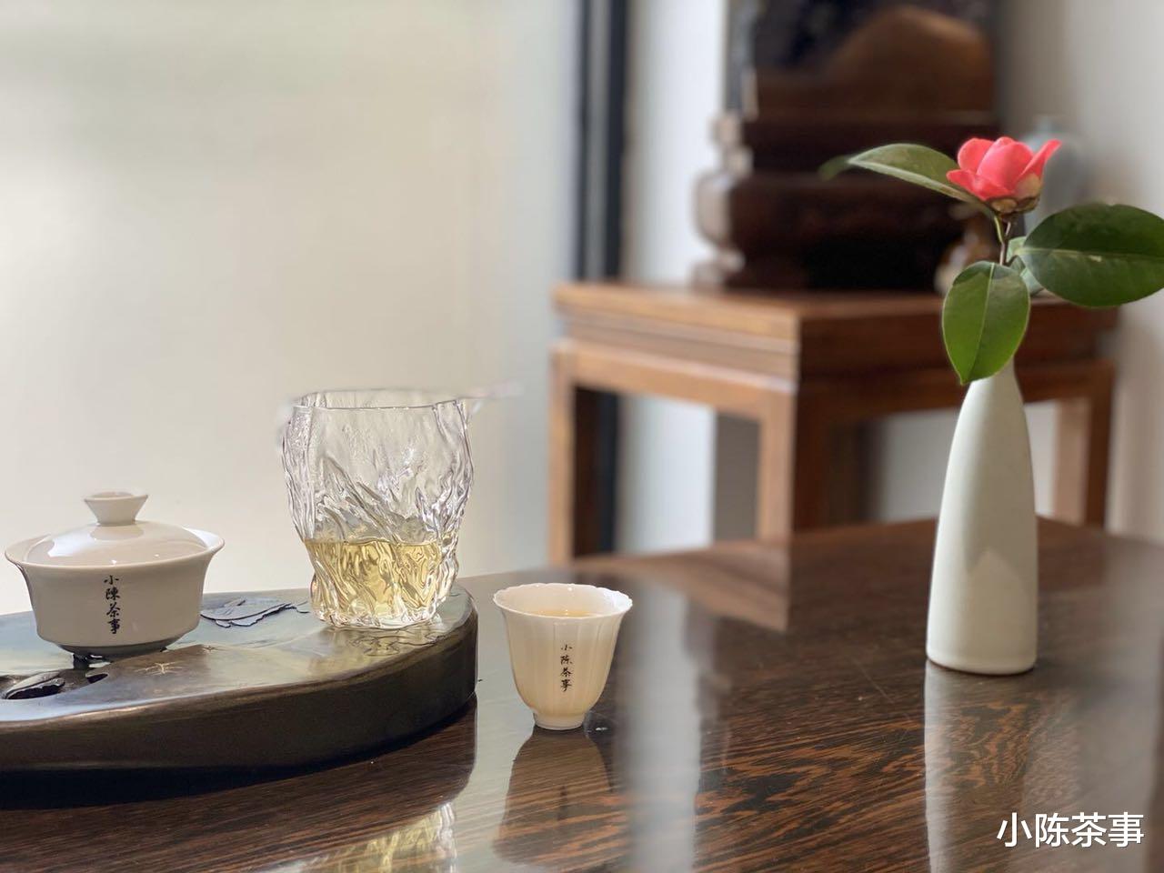 高血压|煮老白茶加什么好喝？菊花、红枣，还是陈皮？煮茶切勿画蛇添足！