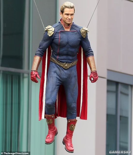 黑袍纠察队|《黑袍纠察队》第三季新片场照曝出 祖国人空降支持者游行现场