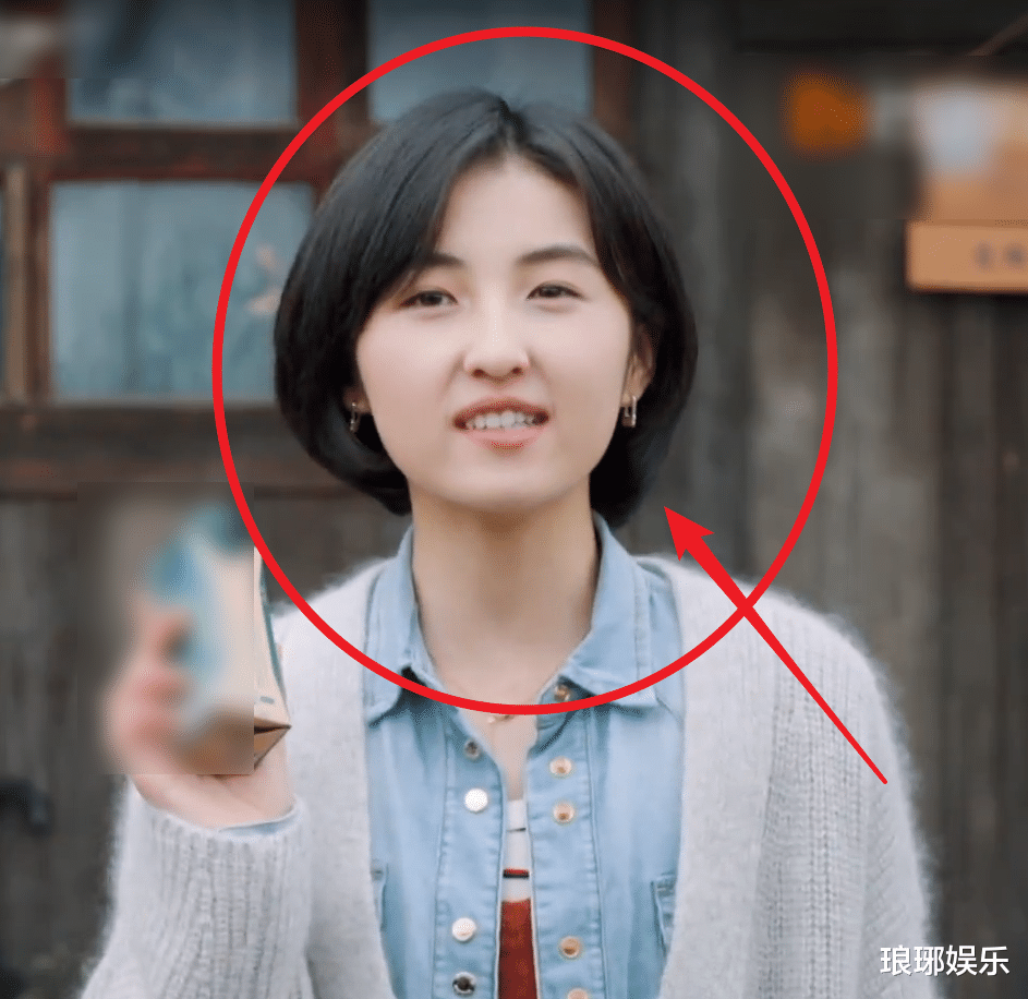 发型|《向往5》张子枫首次换发型，和以前判若两人，气质好像老了十岁