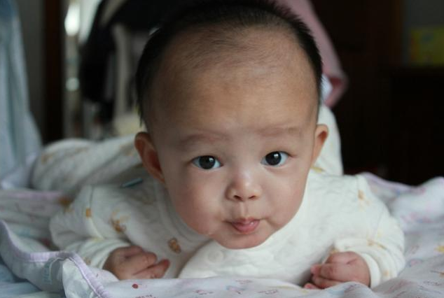 Ainee妈咪|“聪明娃”有迹可循，若宝宝睡醒后有这些表现，家长就偷着乐吧