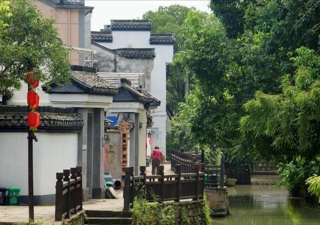 古镇 千年古镇隐藏在浙江省，宁静而自由，距上海仅两小时车程
