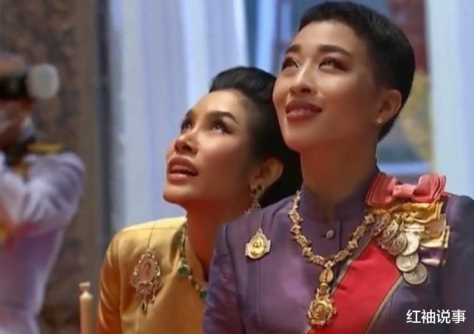 郑秀晶|36岁诗妮娜身价暴涨，跟泰国大公主缔结联盟，母女同框更像姐妹