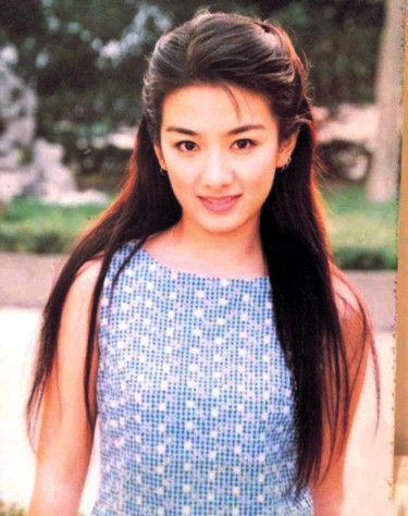 神人黑白臉 43歲的黃奕要翻身？約會53歲的神秘男子，“吸渣本質”被打破？