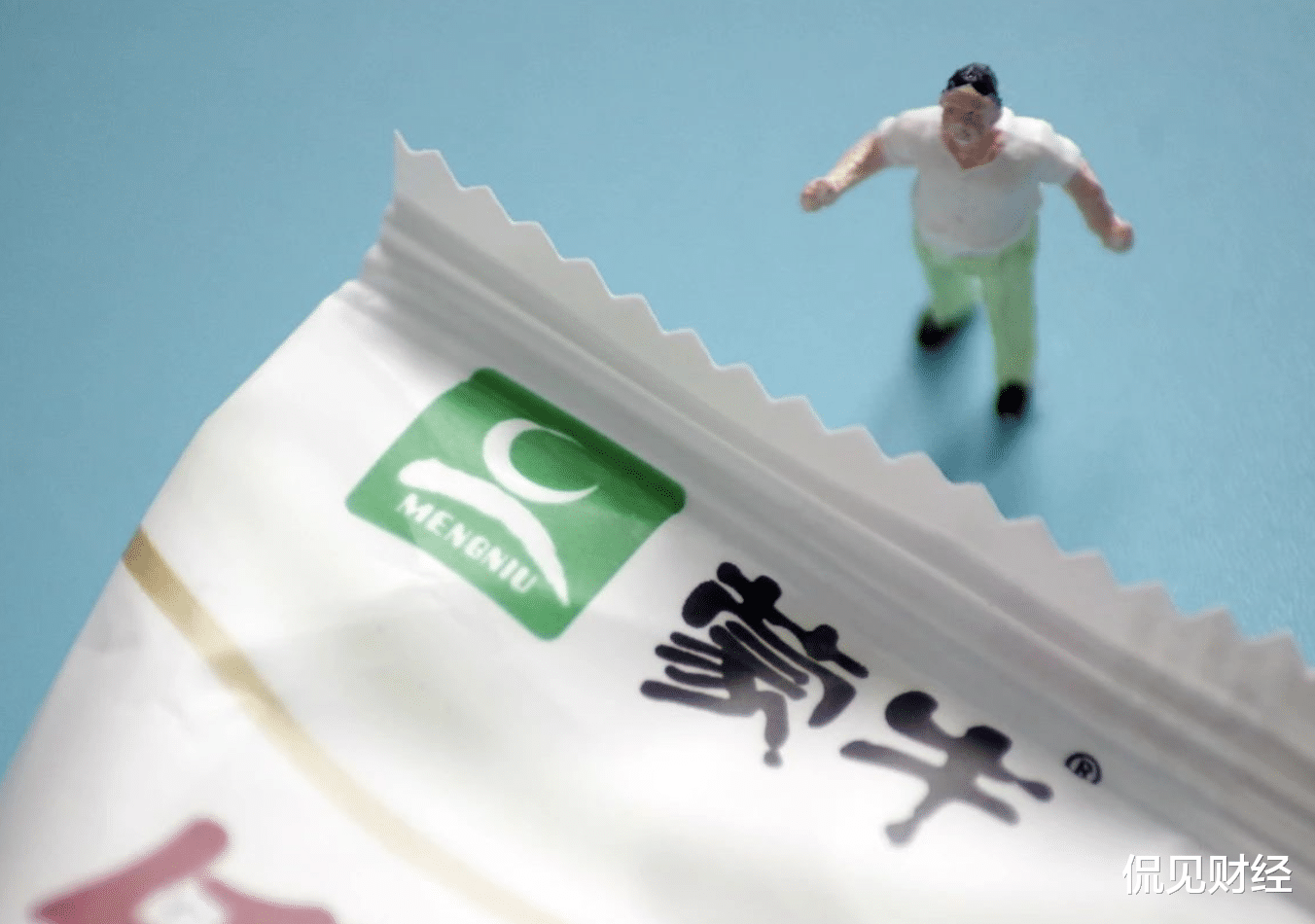 蒙牛乳業(yè) 深陷“倒奶門”事件，市值蒸發(fā)164億！蒙牛迷失了嗎？