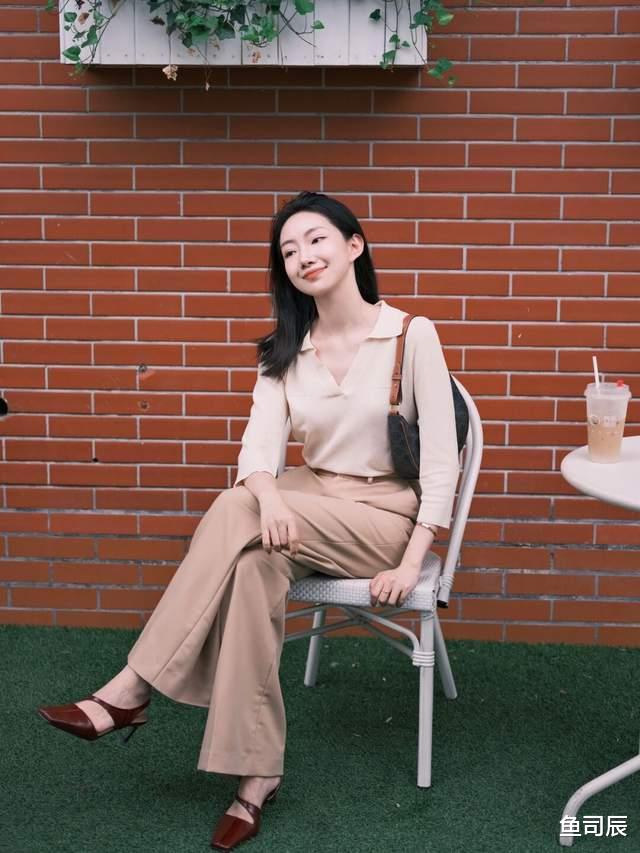 鱼司辰|这才是真正时髦又实用的穿搭，时尚又保暖，怎样都很美