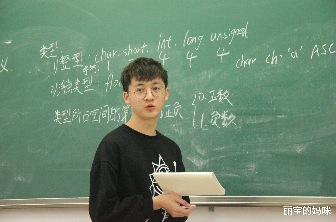 招聘|师范生就业难度大涨，中小学招聘状况不同往日，家长们却很满意