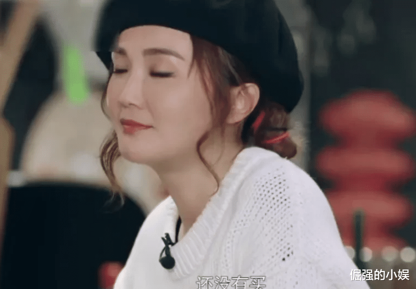 阿Sa|阿娇和阿sa的一个举动，就能说明香港艺人的处境，可以说十分凄惨