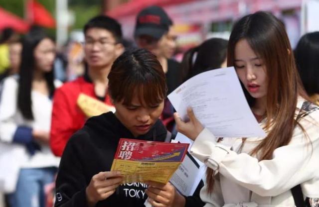 大学生|大学“旗袍毕业照”走红，美貌与智慧并存，风格独特惊艳众人
