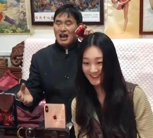 朱之文|陈亚楠百万儿媳梦破灭！大衣哥千万资产岌岌可危，朱小伟还能忍吗