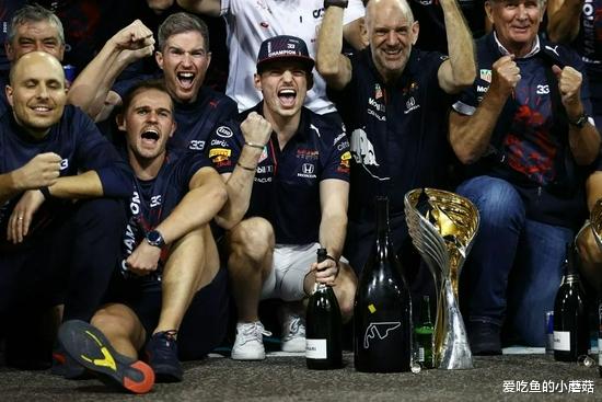 F1|逆转！争议！这场F1决战，足以载入史册