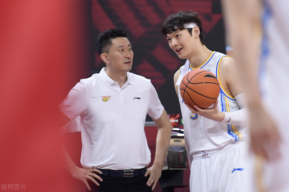 广东男篮|朱芳雨正式摊牌！王哲林600万投广东谜底揭晓，杜锋争冠全面提速